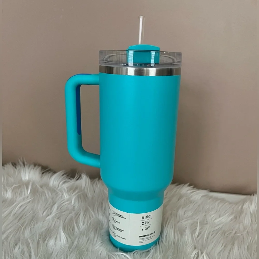 {Stanley} H2.0 FlowState Quencher Tumbler 40 oz in Aquamarine - NWT
